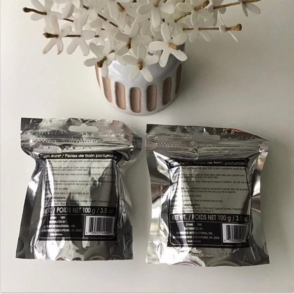 Mermaid Tail Bath Bombs SET OF 2 Spa Bath Fizzy Shimmering Pastel Pair Relax NEW - Picture 5 of 7